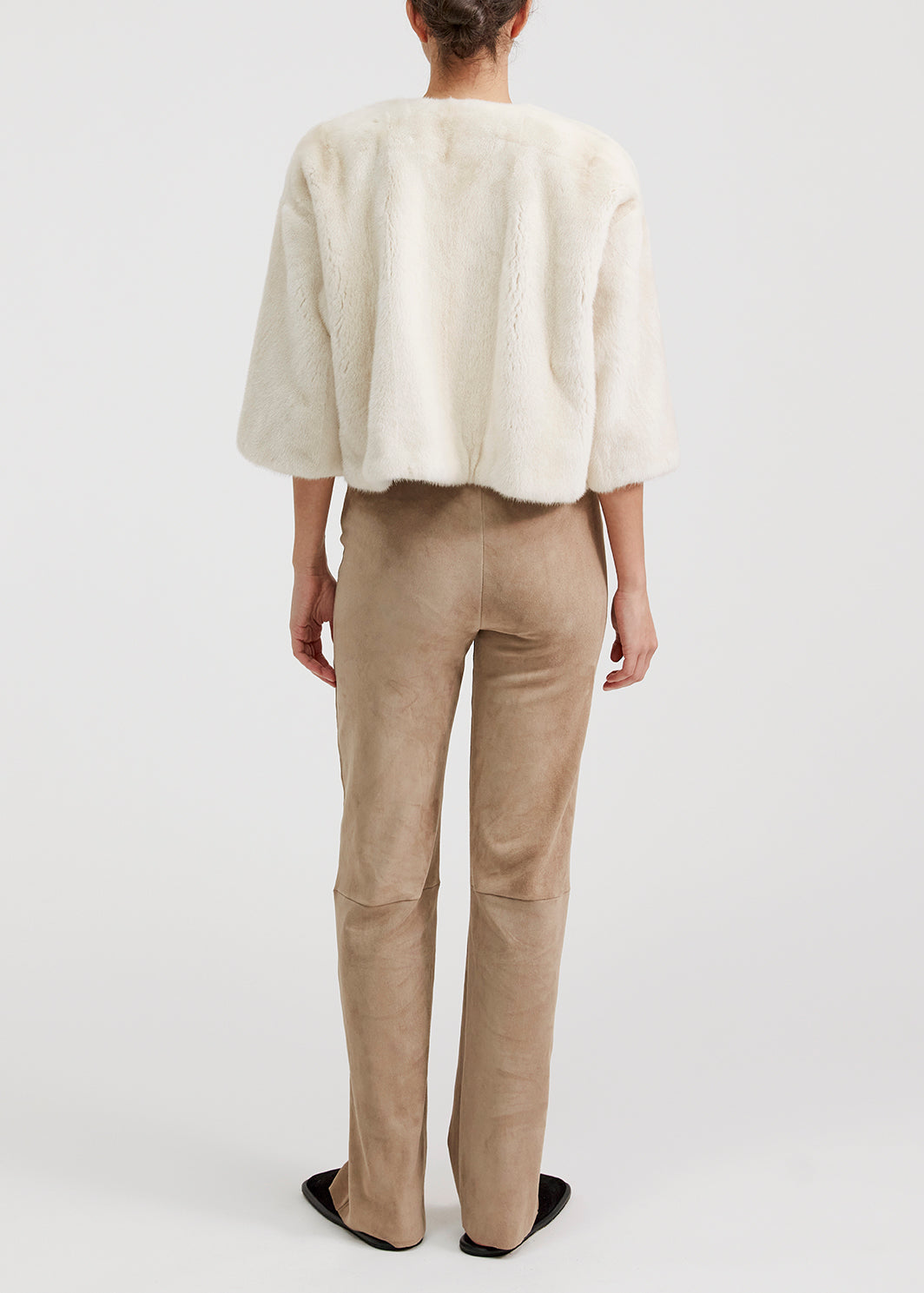 13544 PRINCE UTZON aw24 elastic lamb suede leggings styled with a pearl white top and black slippers back