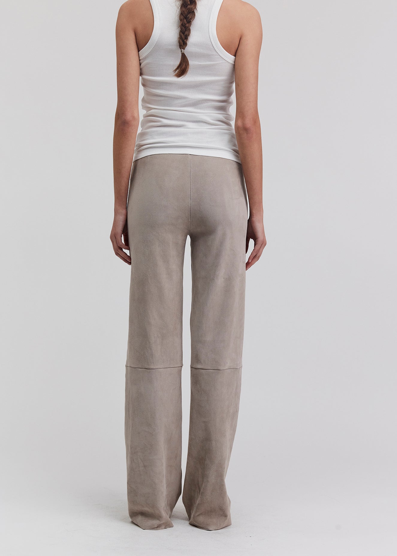 13544 PRINCE UTZON aw24 elastic lamb suede leggings styled with a white tanktop back