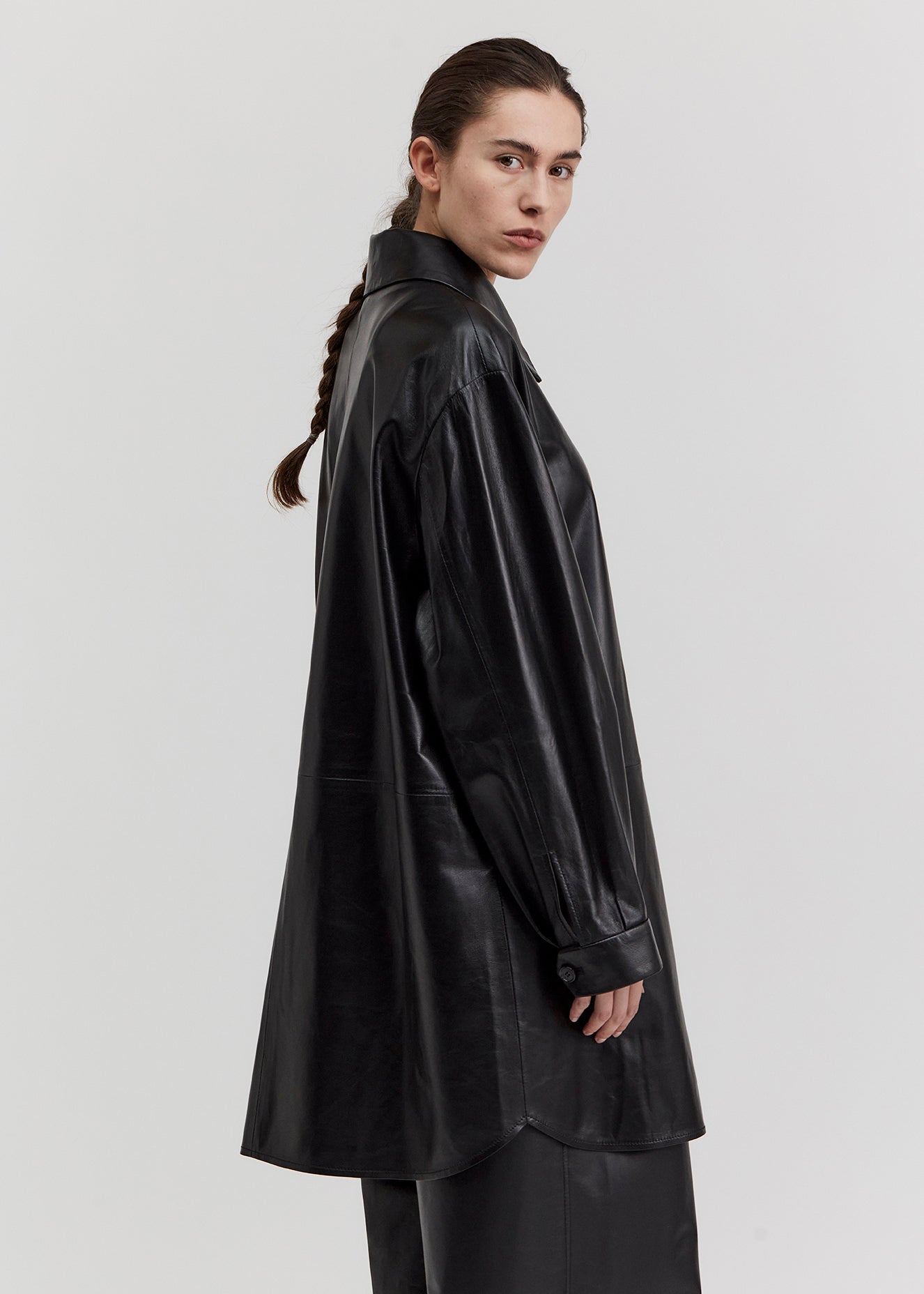 12544 SAUL - UTZON AW24 Leather shirt side