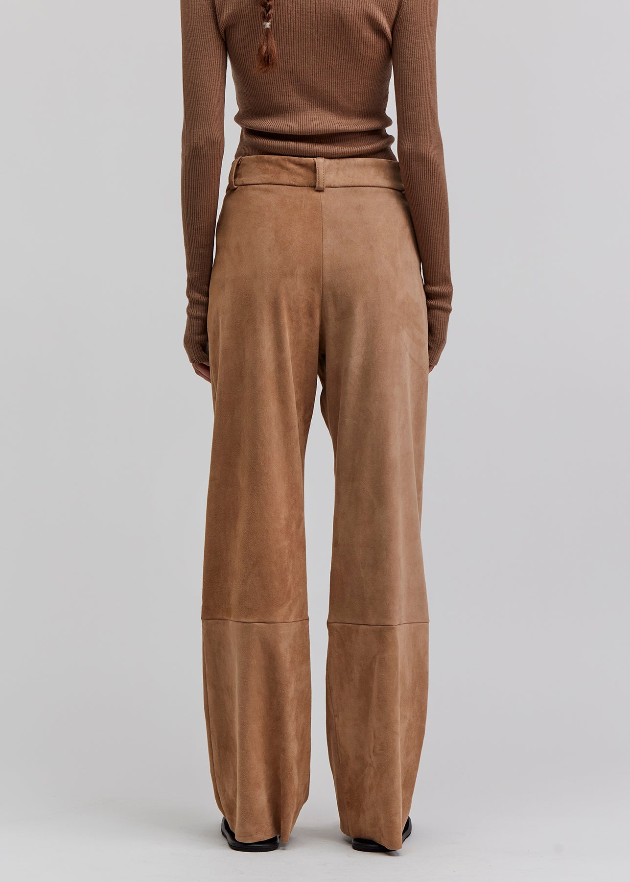 13545 PHILIP UTZON aw24 brown elastic suede pants styled with brown top and black slippers model shown from the back
