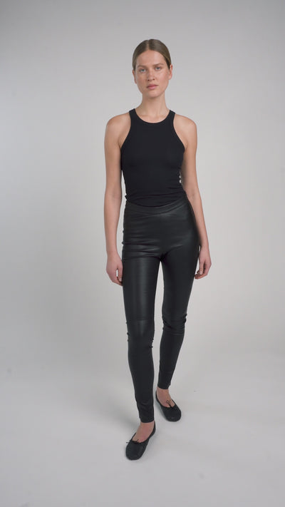 13396 LAURA - UTZON AW24 black leather leggings styled with ballerinas and black top 360 shot